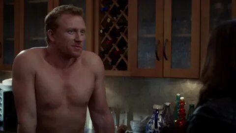 ausCAPS: Brandon Tyler Russell and Kevin McKidd shirtless in