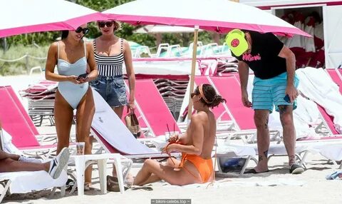 Kristen Doute topless on a beach with friends Bikini Celebs