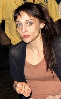 Fiona Apple Steps Out Post-Pot Bust, Ditches Jail-Issued Jum