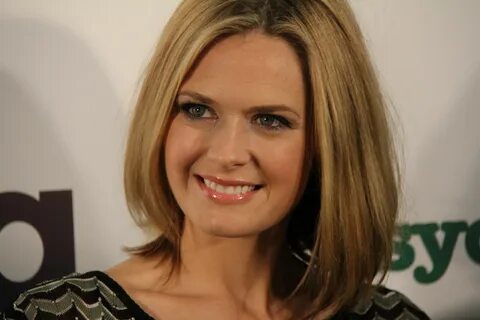 Pictures of Maggie Lawson - Pictures Of Celebrities