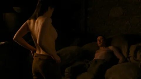 Arya stark side boob imger