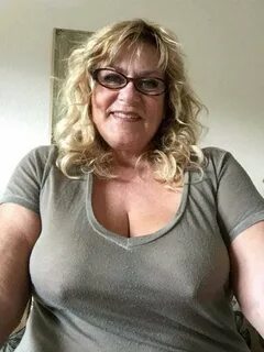 Horny Mature Cleavage