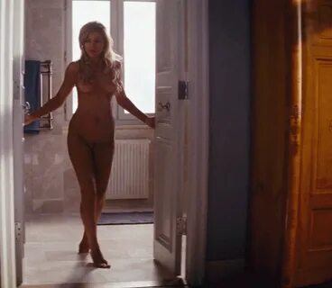 Margot robbie wolf of wall street nude - Banned Sex Tapes
