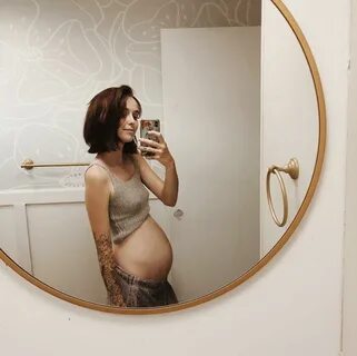 Acacia Kersey on Instagram: "26 weeks- size of a butternut s