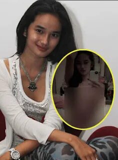 Foto Topless Telanjang Dada 1/2 Bugil Faby Marcelia di HP ya