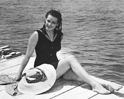 Maureen O'Hara's Feet wikiFeet