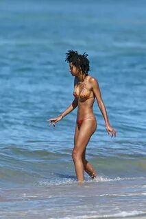 Willow Smith nackt Krysten Ritter Nude, Fappening, Sexy Phot