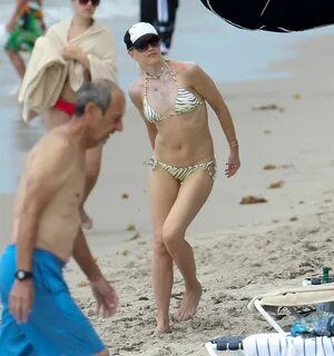 GWEN STEFANI in Bikinis on the Beach in Miami - HawtCelebs