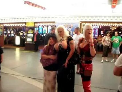 A Girl With The BIGGEST Boobs EVER in Las Vegas ! BIG ! - Yo