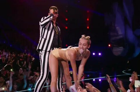 Miley Cyrus arrasa en los MTV Awards - Libertad Digital - Cu