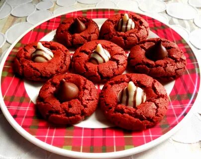 Red Velvet Chocolate Blossoms - Yummy Chunklet