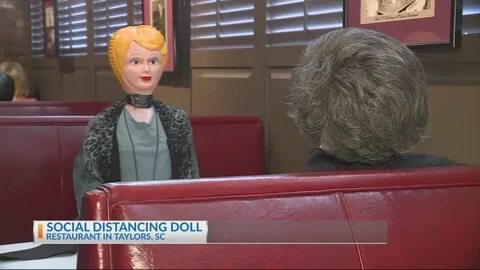 Restaurant using dolls to show social distancing - YouTube