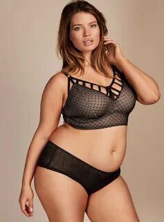 Plussize girls small boobs lingerie