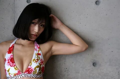 JapaneseThumbs AV Idol Shiori Yuzuki 柚 木 し お り Photo Gallery