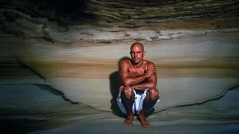 Why surfing legend Kelly Slater still takes to the waves - S