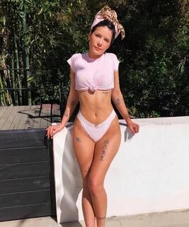 halsey updates 🔪 🌹 on Instagram: "her body is so snatched it