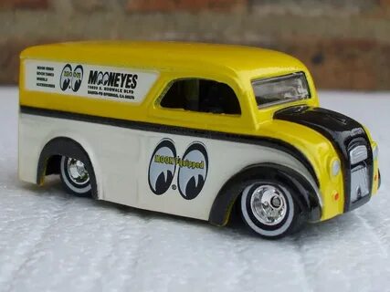 Hot Wheels Oil Can Racing Series Yellow Mooneyes Streamliner