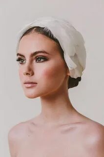 WHITE SWAN - Foto in 2020 Ballet makeup, Ballerina makeup, L