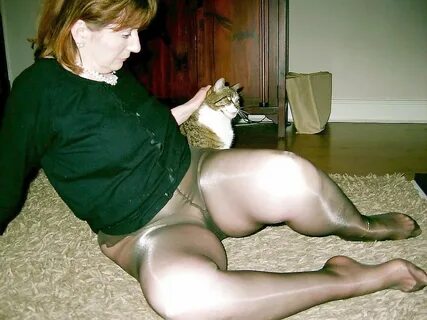 Mature In Pantyhose Makes Upskirt Photo - Heip-link.net
