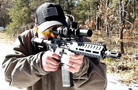 FIREARM REVIEW CMMG Banshee 300 MK57 (5.7x28mm) - Concealed 