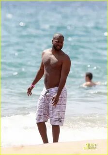 Shirtless Marlon Wayans: Beach and Brothers: Photo 2546634 M