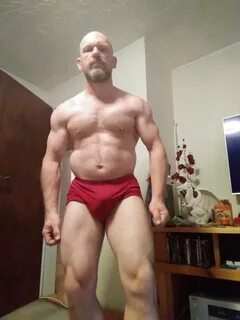 MyMuscleVideo ar Twitter: "Muscle daddy with big bulge https