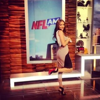 Pin on Beautiful Women Sportscasters and News Reporters