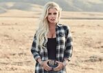 Jessica Simpson Has Her Curves On Full Display In New Bathin
