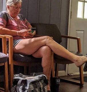 Hot gilf legs - Voyeur Jpg