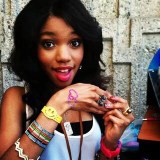 CelebrityHauteSpotTeala Dunn Gets A Beautiful Heart Tattoo (