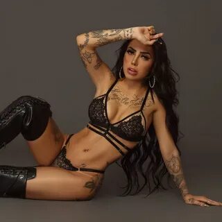 Inked-Up Latino Stunner MC Mirella Showing Off Her Curvy Bod