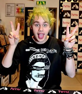 From Red To Green To Gray, See 5SOS' Michael Clifford’s Hair