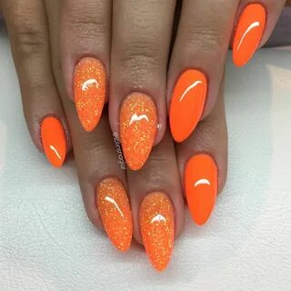 "Neon Orange" med glitter 👌 🏼 #lillynails Orange nails, Holid