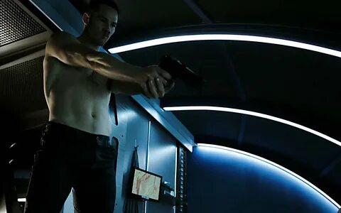 luke macfarlane shirtless-killjoys - Luke Macfarlane Photo (