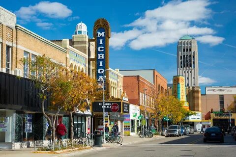 21 Most Charming Michigan Small Towns To Visit In 2021