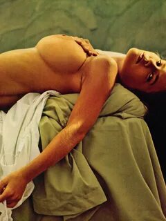 Busty Leslie Graves naked for Oui Magazine Celebs Dump