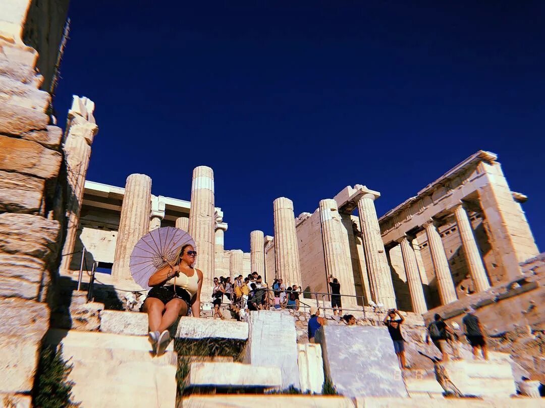 Ale Betancourt в Instagram: "Made in Greece ☂ 🇬 🇷 #Acropolis #Greece...