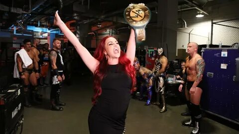 Maria Kanellis becomes the first Pregnant Champion in WWE - 