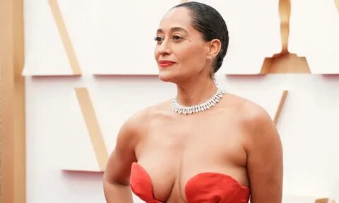Tracee Ellis Ross' throwback modeling photo has to be seen t