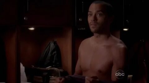 Jesse Williams Shirtless on Grey's Anatomy s7e14 - Shirtless