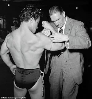 Sean Connery pre-James Bond at the 1953 Mr Universe competit