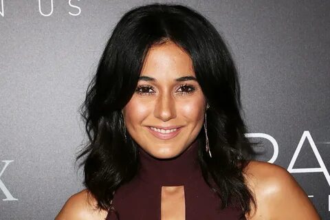 Is Emmanuelle Chriqui married? Who’s her husband? Dating his