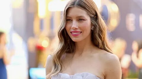 Smiling Jessica Biel Actress With Pink Lips And Blonde Hair 
