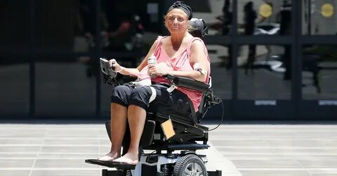 Abby Lee Miller Tans in Wheelchair Amid Cancer Battle - WSTa