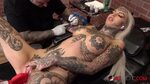 Эмбер Люк мастурбирует во время татуировки - XVIDEOS.COM