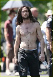 Full Sized Photo of joseph gordon levitt hesher shirtless 07