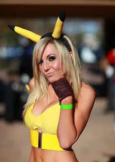 Cute Pikachu (Jessica Nigri) 2011 Amazing Arizona ComicCon. 