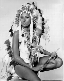 Picture of Pam Grier Pam grier, Native american headdress, F