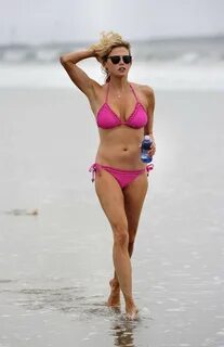 Estella Warren Wearing A Bikini In Manhattan Beach - Celebzz