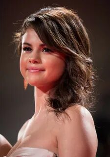 More Pics of Selena Gomez Side Swept Curls (53 of 190) - Sid
